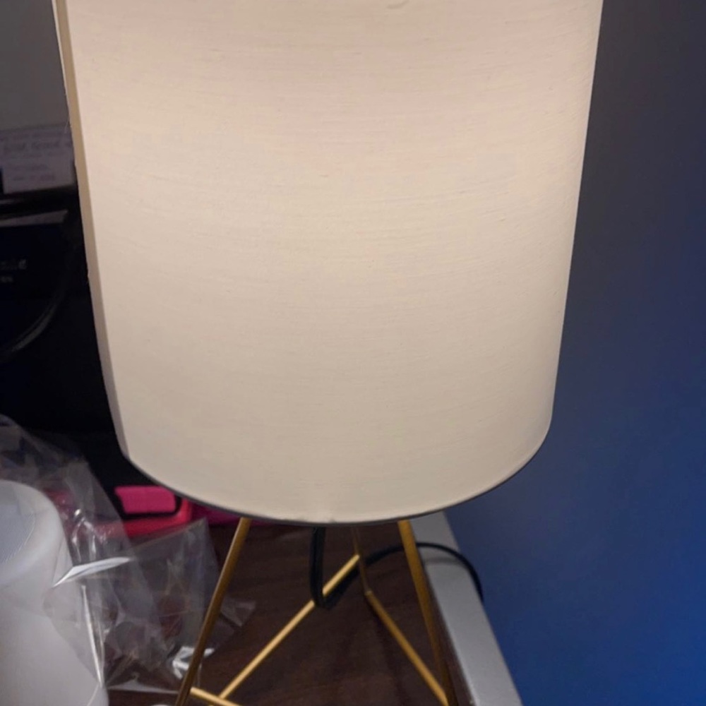 Lamp - Picture 5 of 5